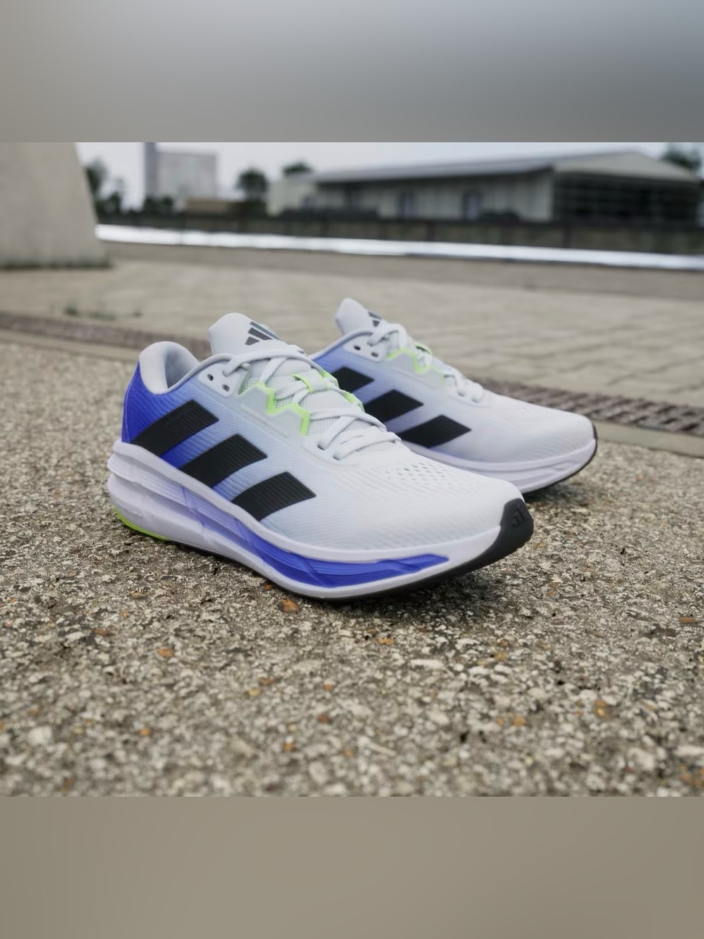 Adidas Questar 3 Running Shoe size M9
